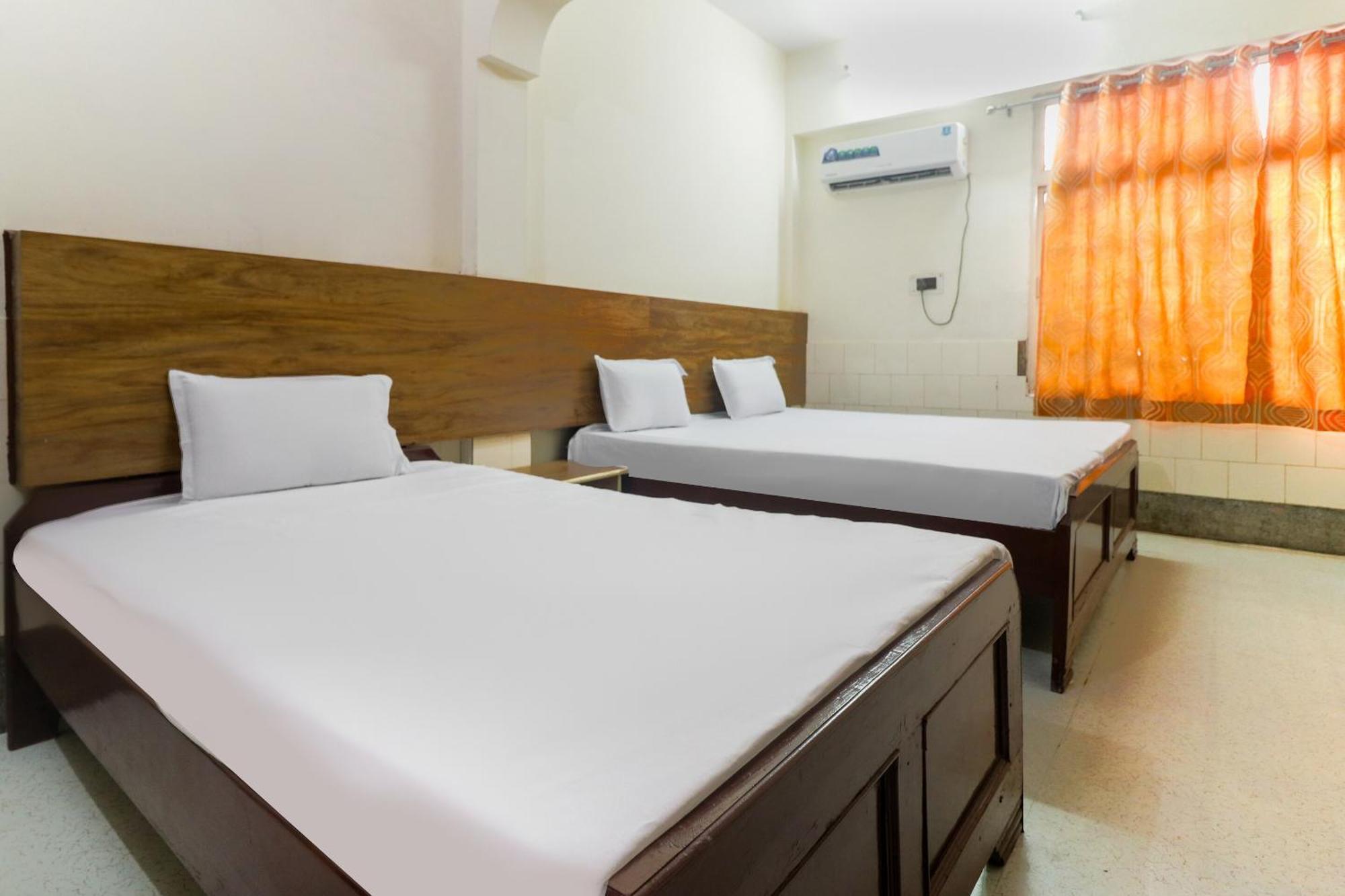 Spot On Hotel Anand Bhawan Alīgarh Exterior foto